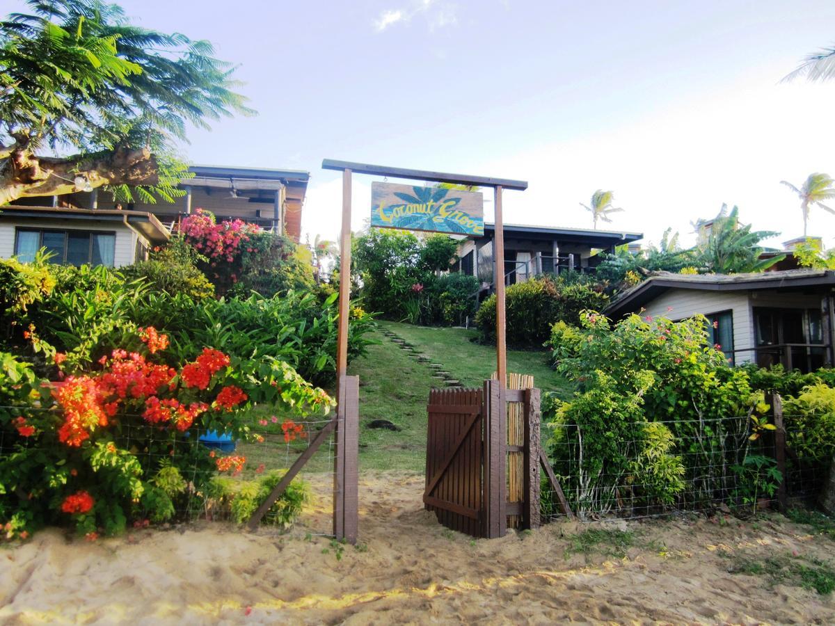 Coconut Grove Beachfront Cottages Matei Exterior foto