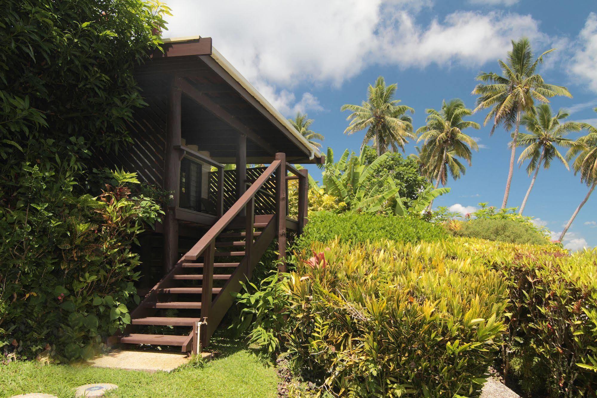 Coconut Grove Beachfront Cottages Matei Exterior foto